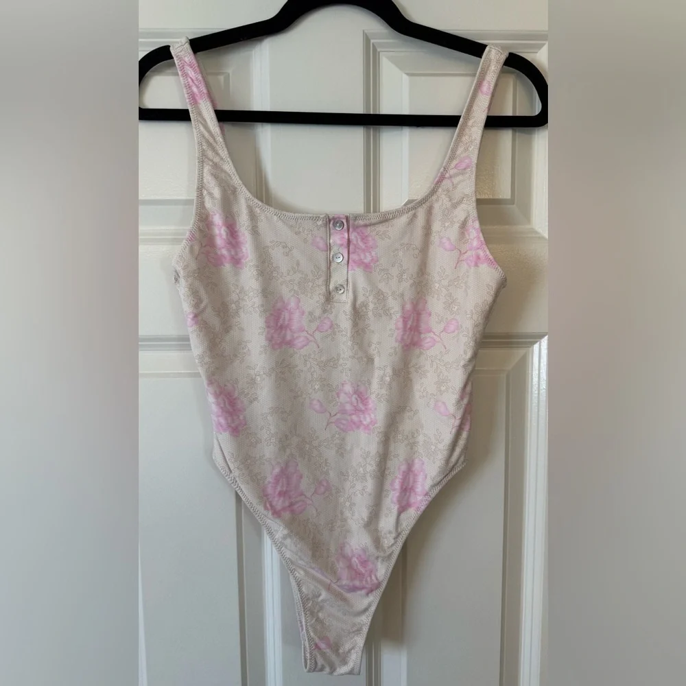 Frankie’s Bikinis xPamela Anderson One Piece in Lace On The Beach Size Large